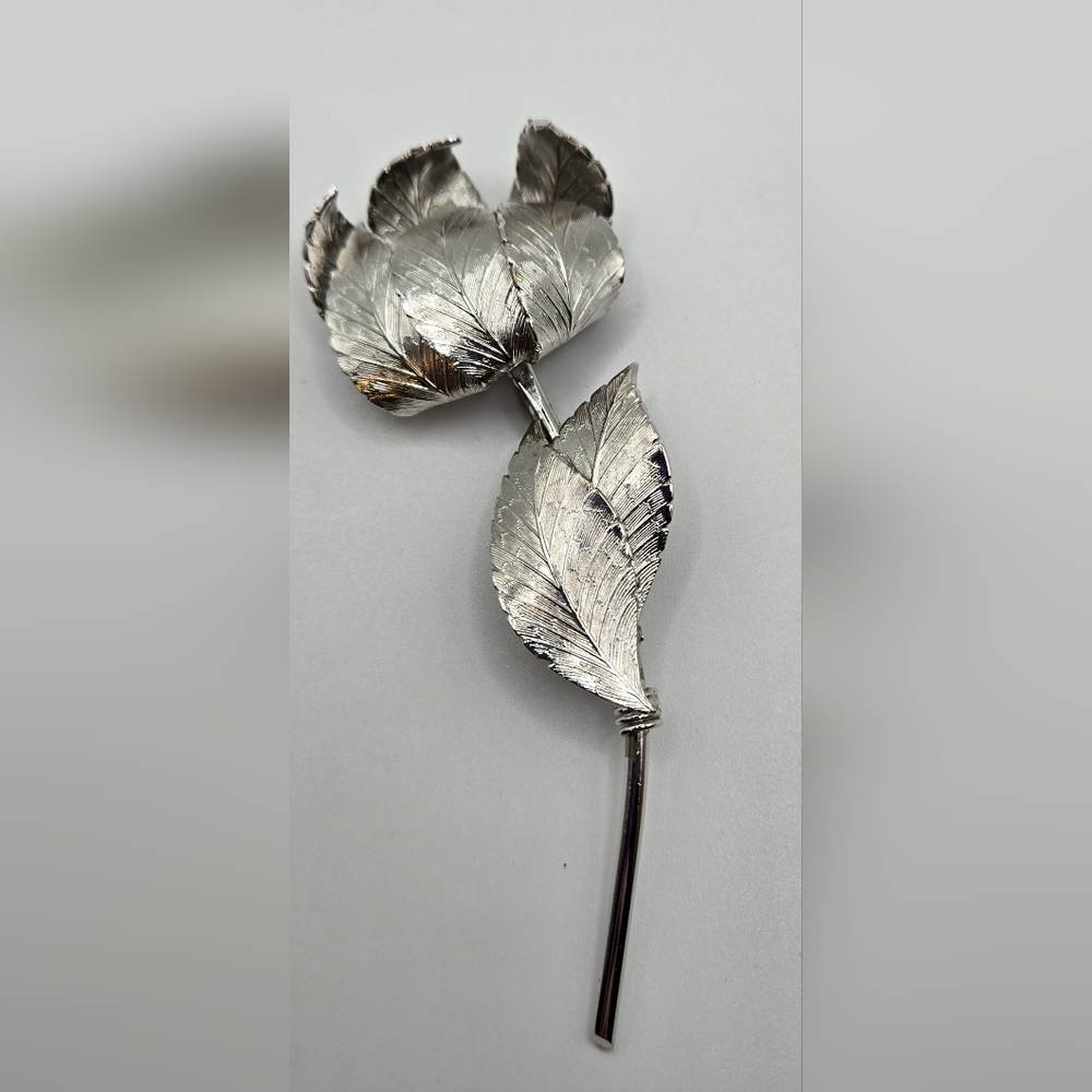 🌼 Coro Brooch Large 4" w/ Textured Leaves